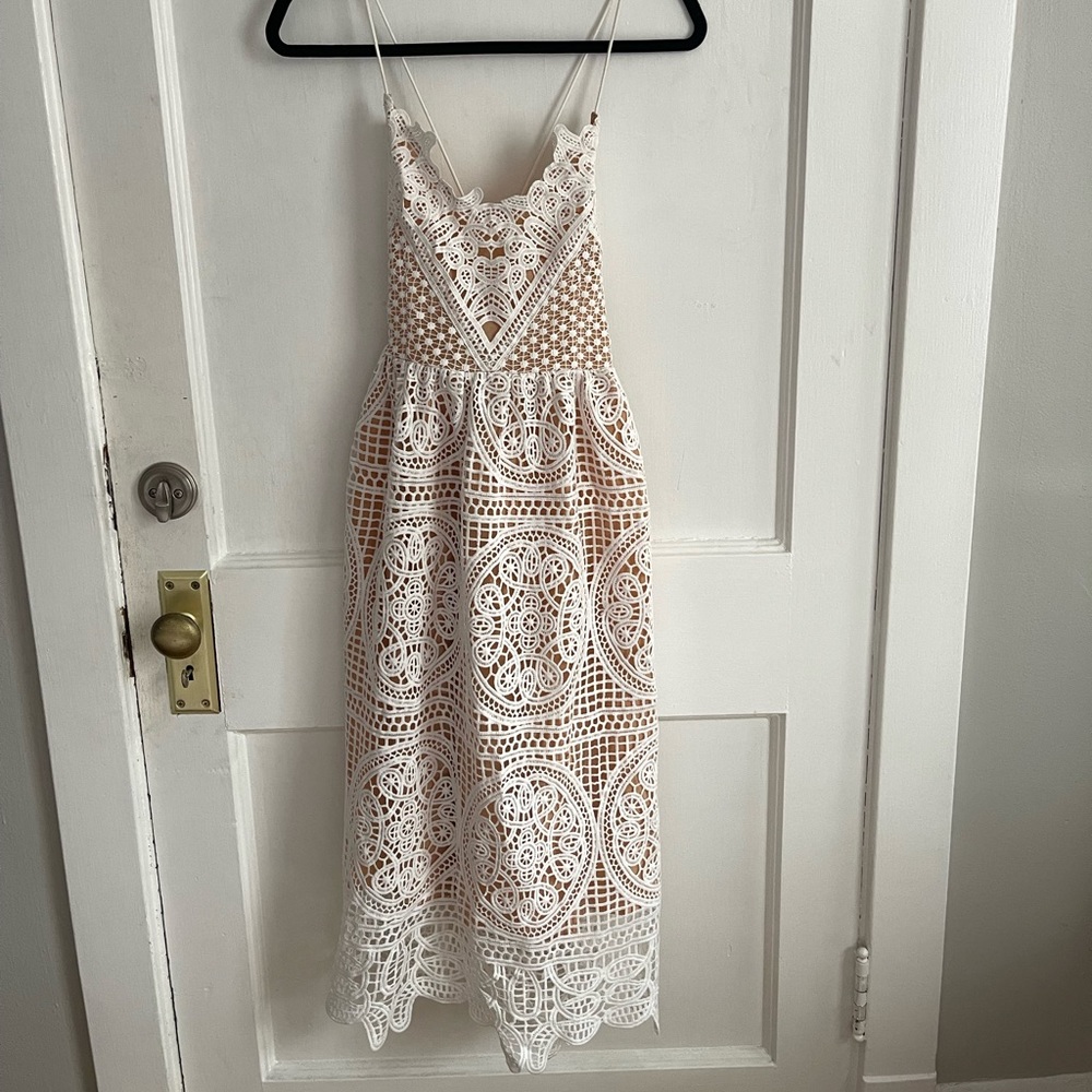 White lace dress with beige lining